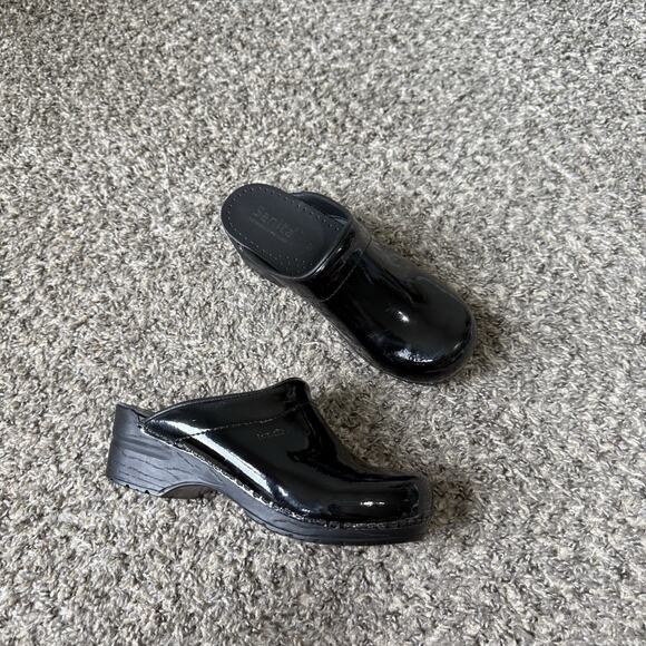Sanita Slip On Clogs Mule Shoe Black Patent Leather Size 37 US 6.5-7 Comfort - Picture 1 of 12